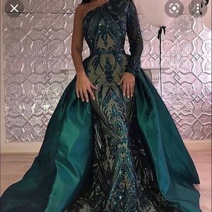 Portia & Scarlett long sleeve sequin pattern gown